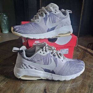 Nike Womens Airmax Motion LW Print Sneakers Size 6.5